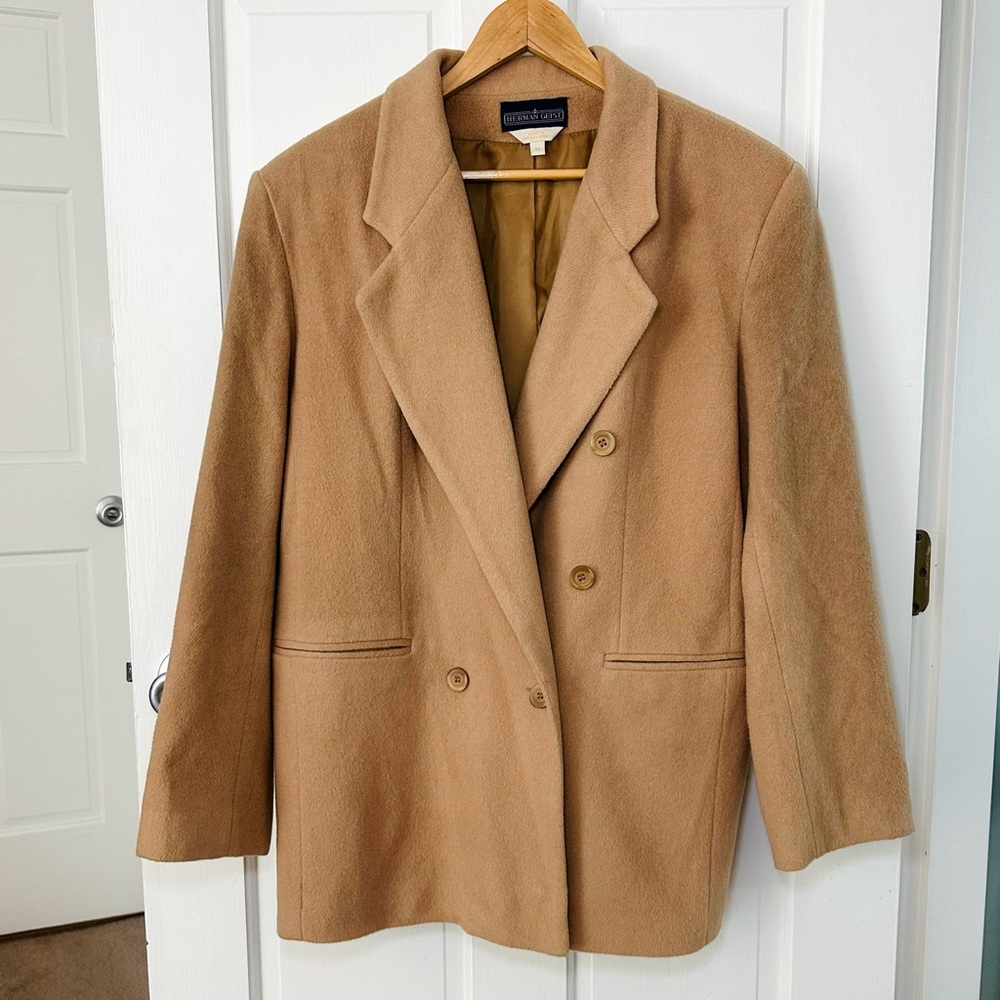 Elegant Tan Women's Double-Breasted Blazer